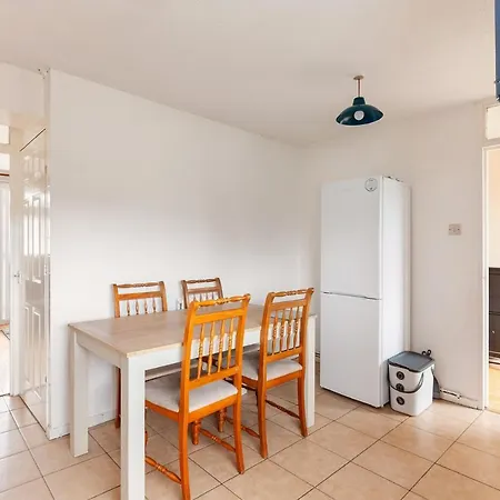 Spacious Room By Lee Valley White Water Centre. Waltham Cross Exterior photo