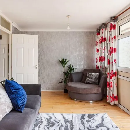 Spacious Room By Lee Valley White Water Centre. Waltham Cross Exterior photo