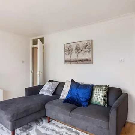 Spacious Room By Lee Valley White Water Centre. Waltham Cross Exterior photo