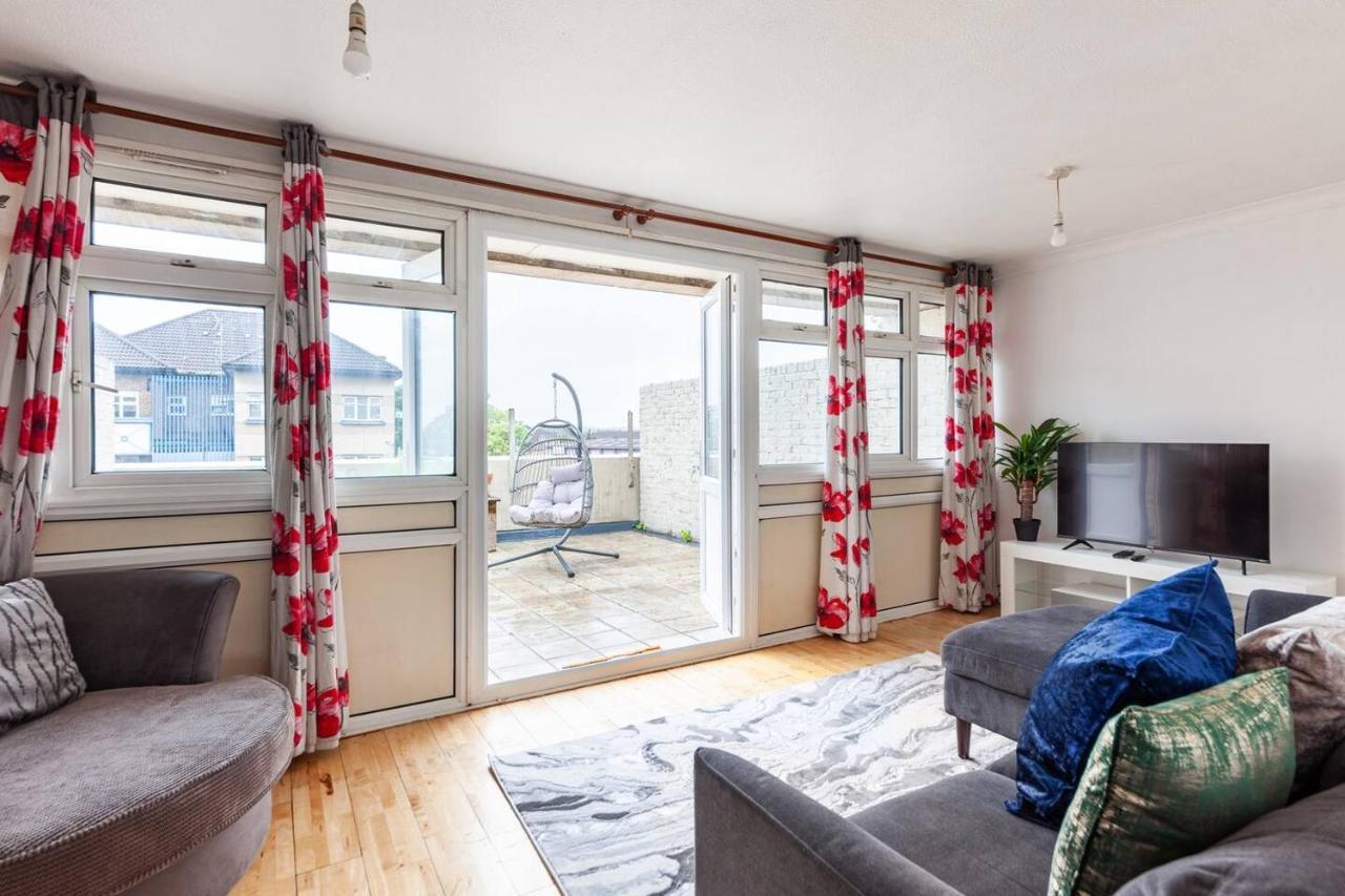 Homestay Spacious By Lee Valley White Water Centre. Waltham Cross